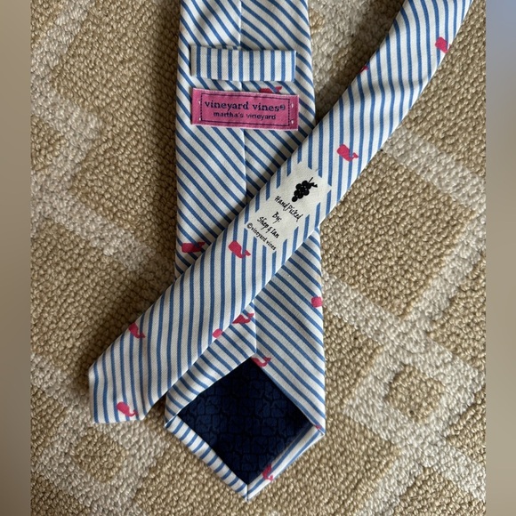 Vineyard Vines Boys Silk Tie Blue Stripe Pink Whales Preppy Nautical Summer - Picture 2 of 4